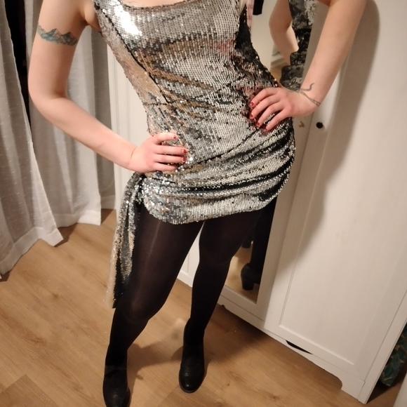 Silver sequin dress - Picture 3 of 5